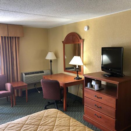 Rodeway Inn Joint Base Andrews Area Camp Springs Esterno foto