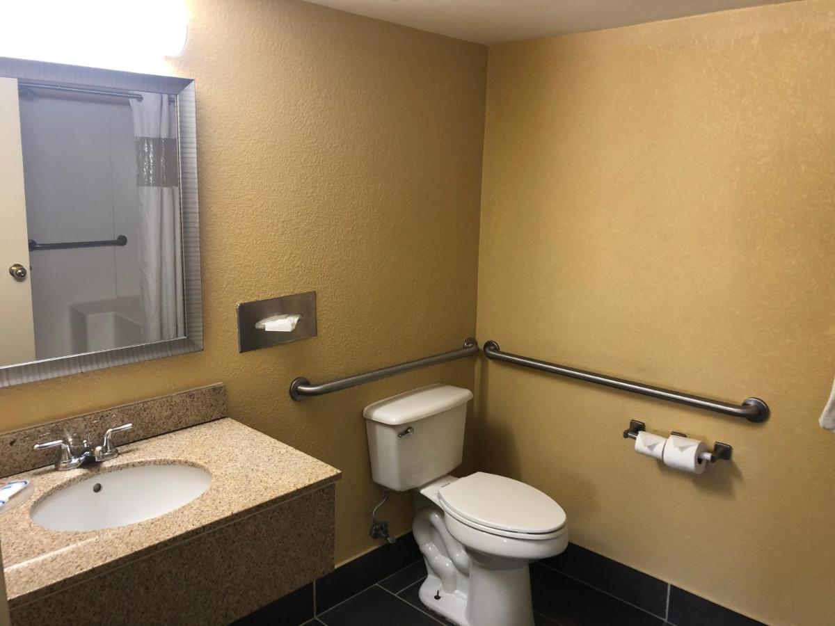 Rodeway Inn Joint Base Andrews Area Camp Springs Esterno foto