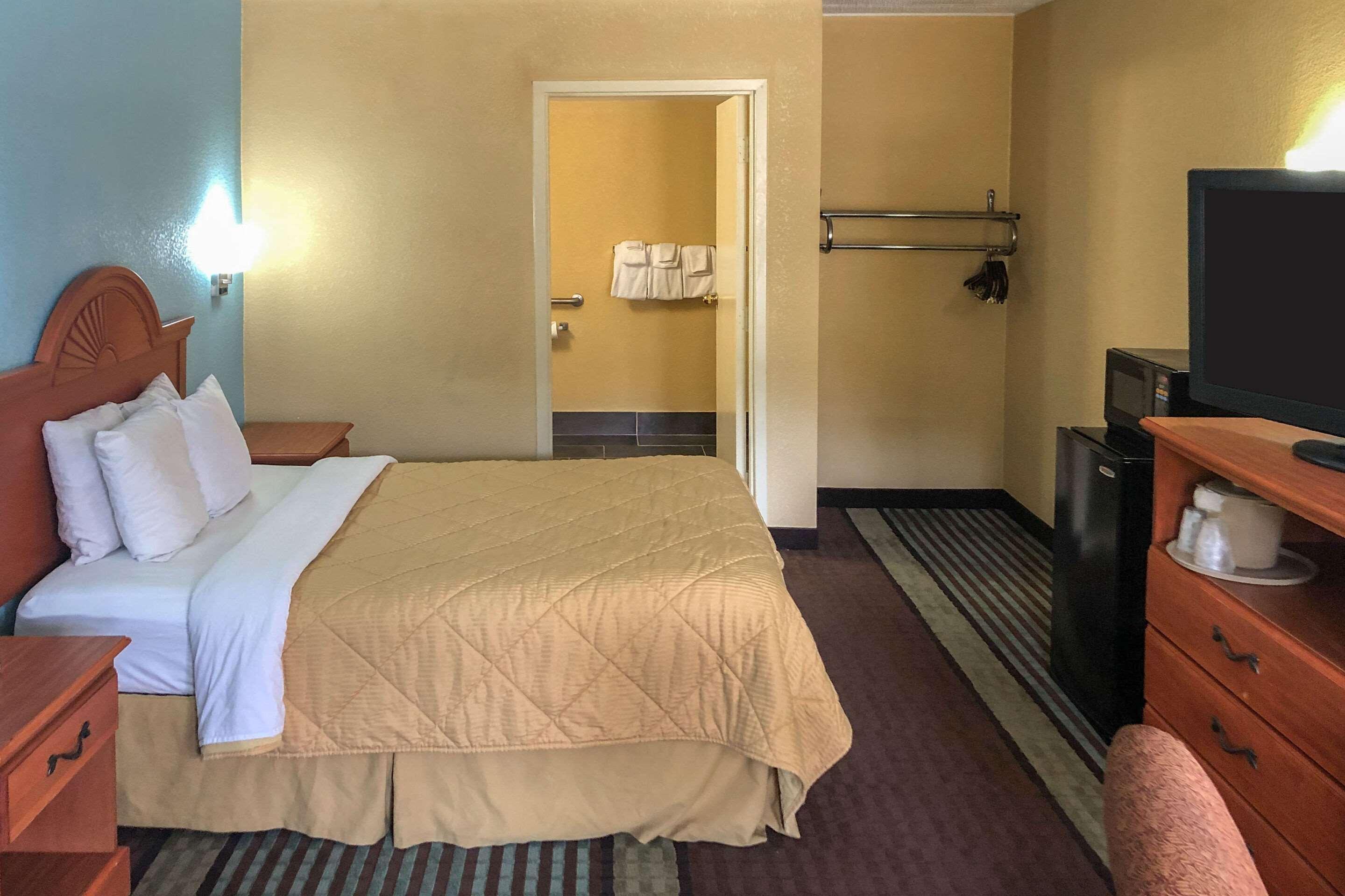 Rodeway Inn Joint Base Andrews Area Camp Springs Esterno foto