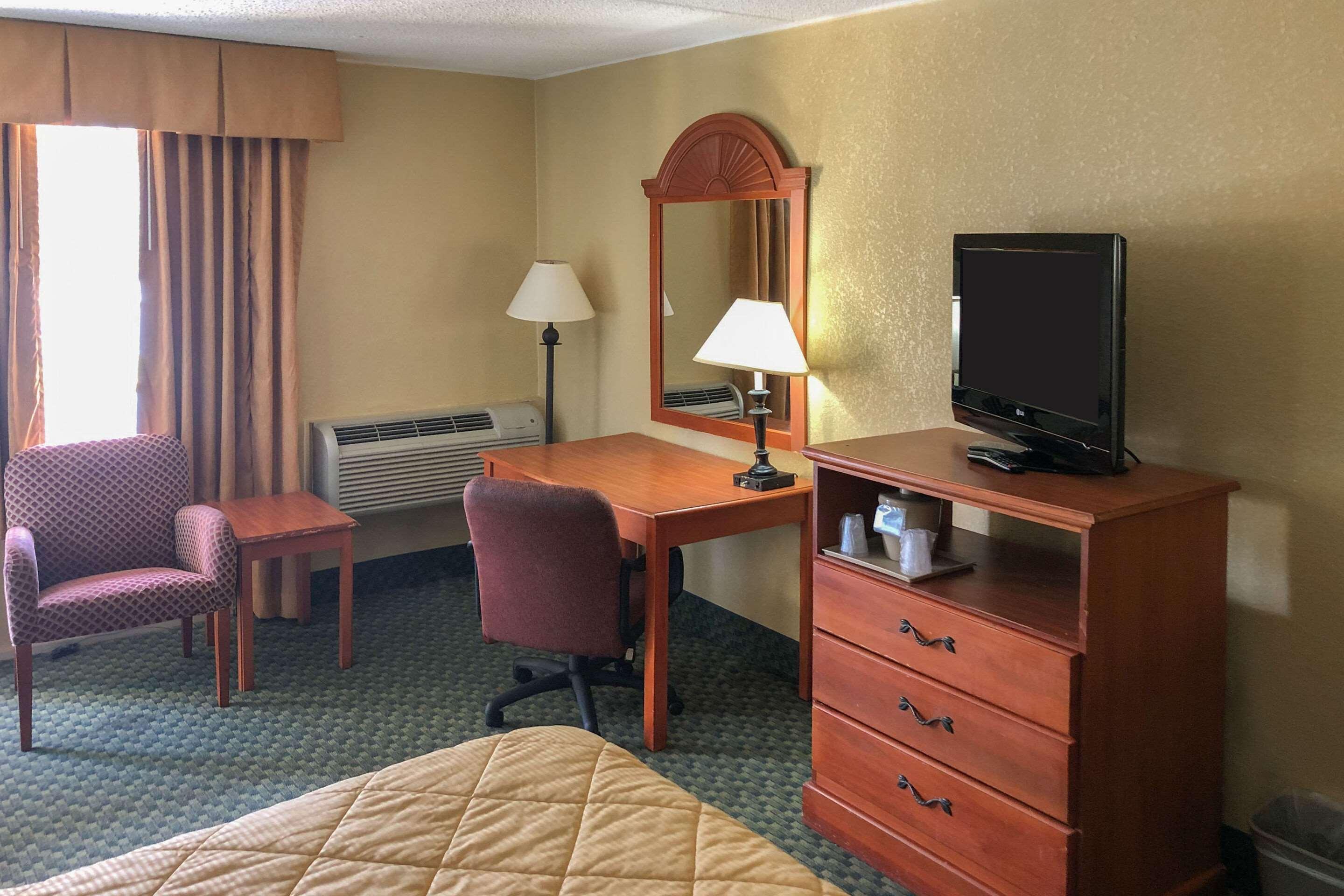 Rodeway Inn Joint Base Andrews Area Camp Springs Esterno foto