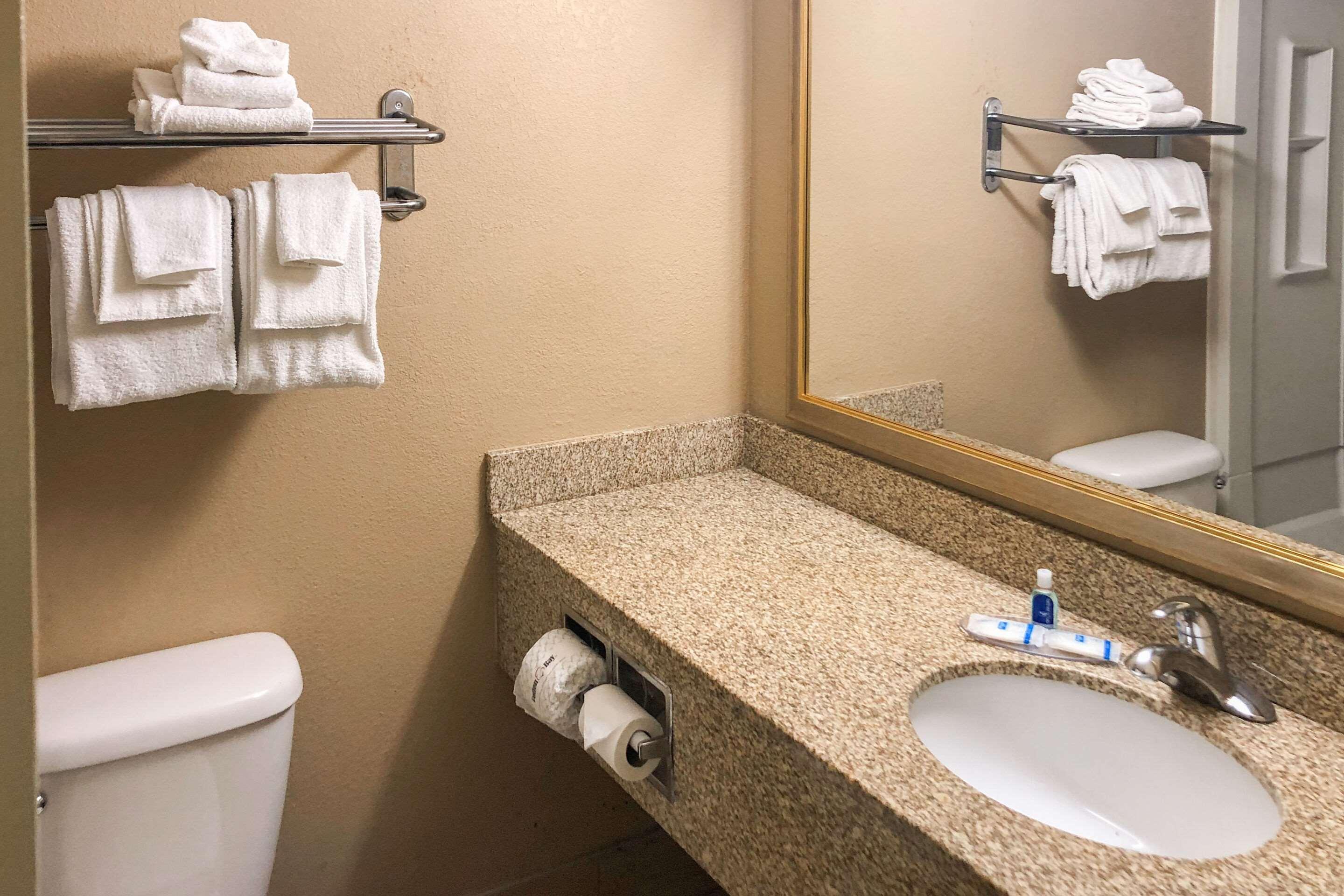 Rodeway Inn Joint Base Andrews Area Camp Springs Esterno foto