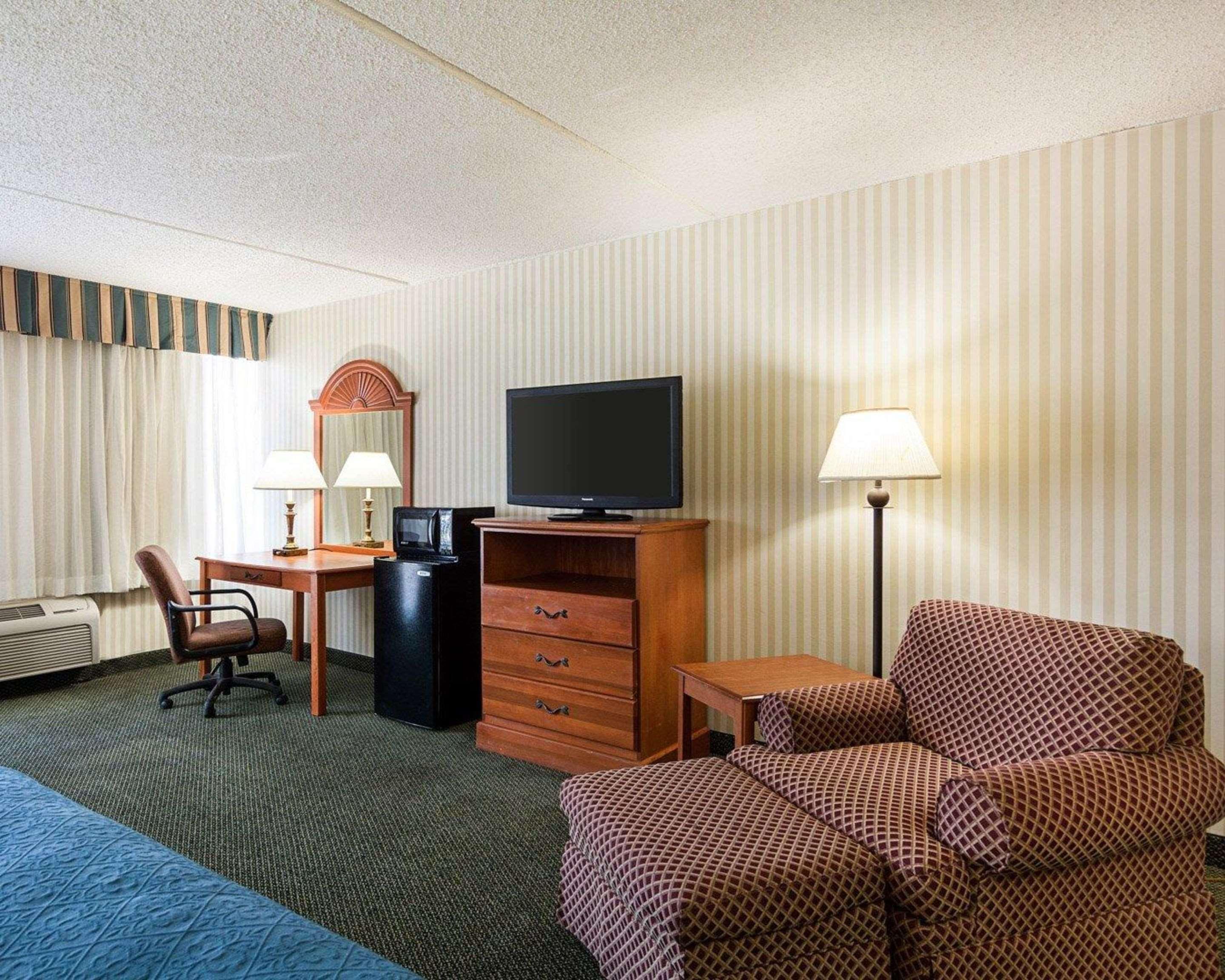 Rodeway Inn Joint Base Andrews Area Camp Springs Esterno foto