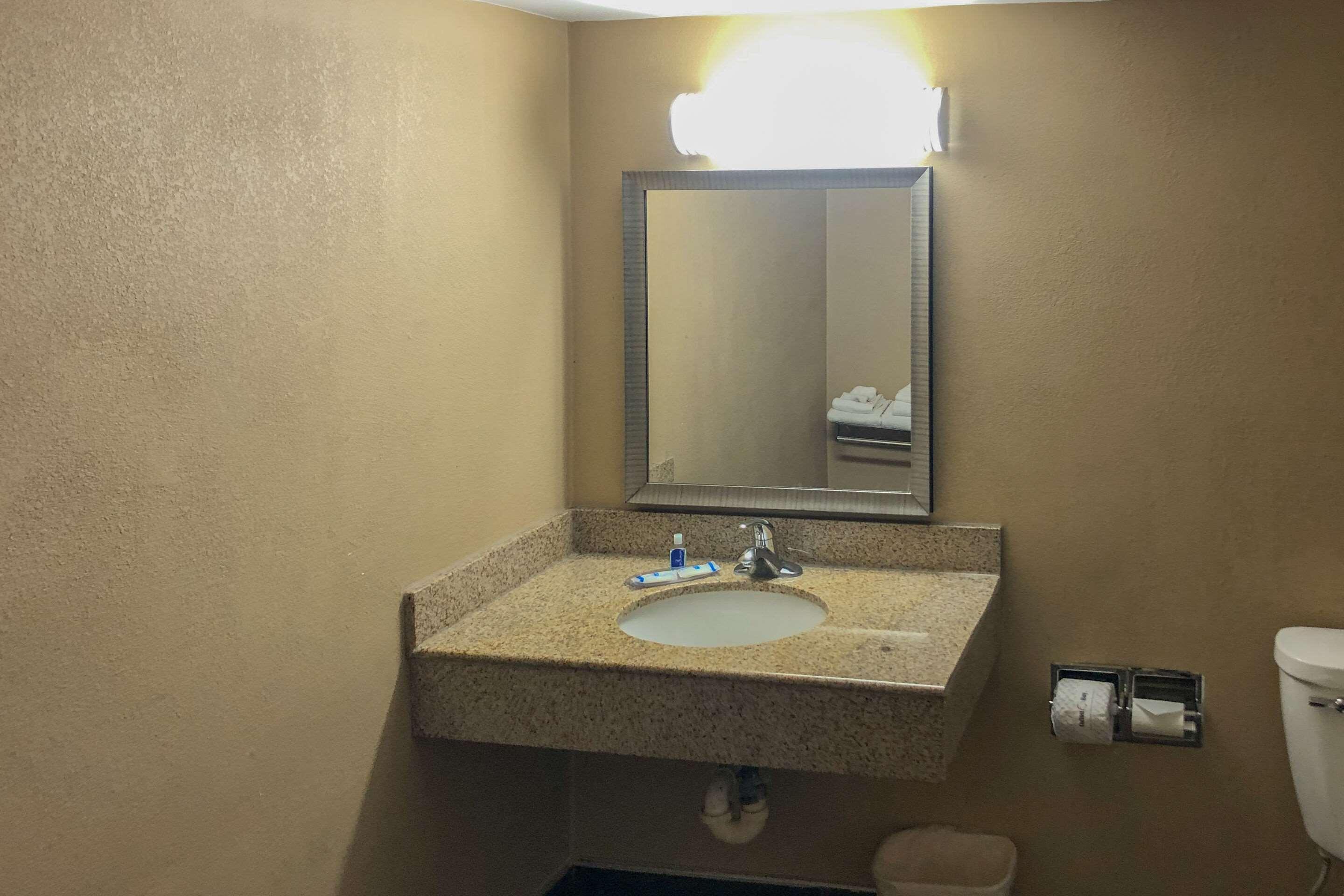 Rodeway Inn Joint Base Andrews Area Camp Springs Esterno foto