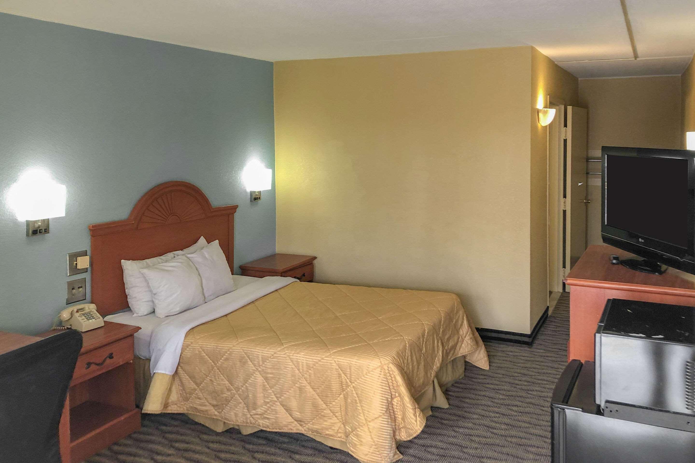 Rodeway Inn Joint Base Andrews Area Camp Springs Esterno foto